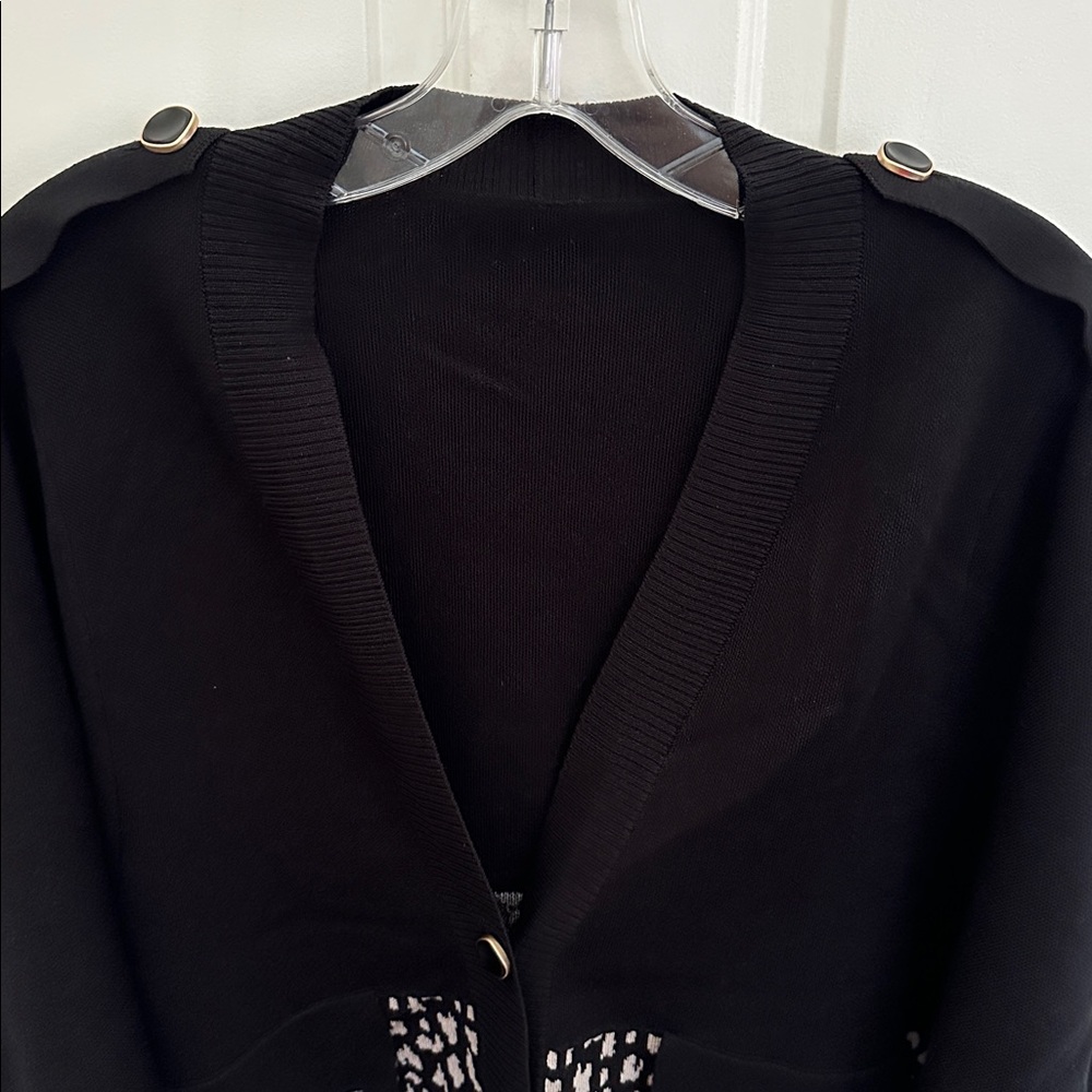 Chic Black and White Cheetah Leopard Patterned Button Front Sweater Cardigan M - Picture 4 of 8